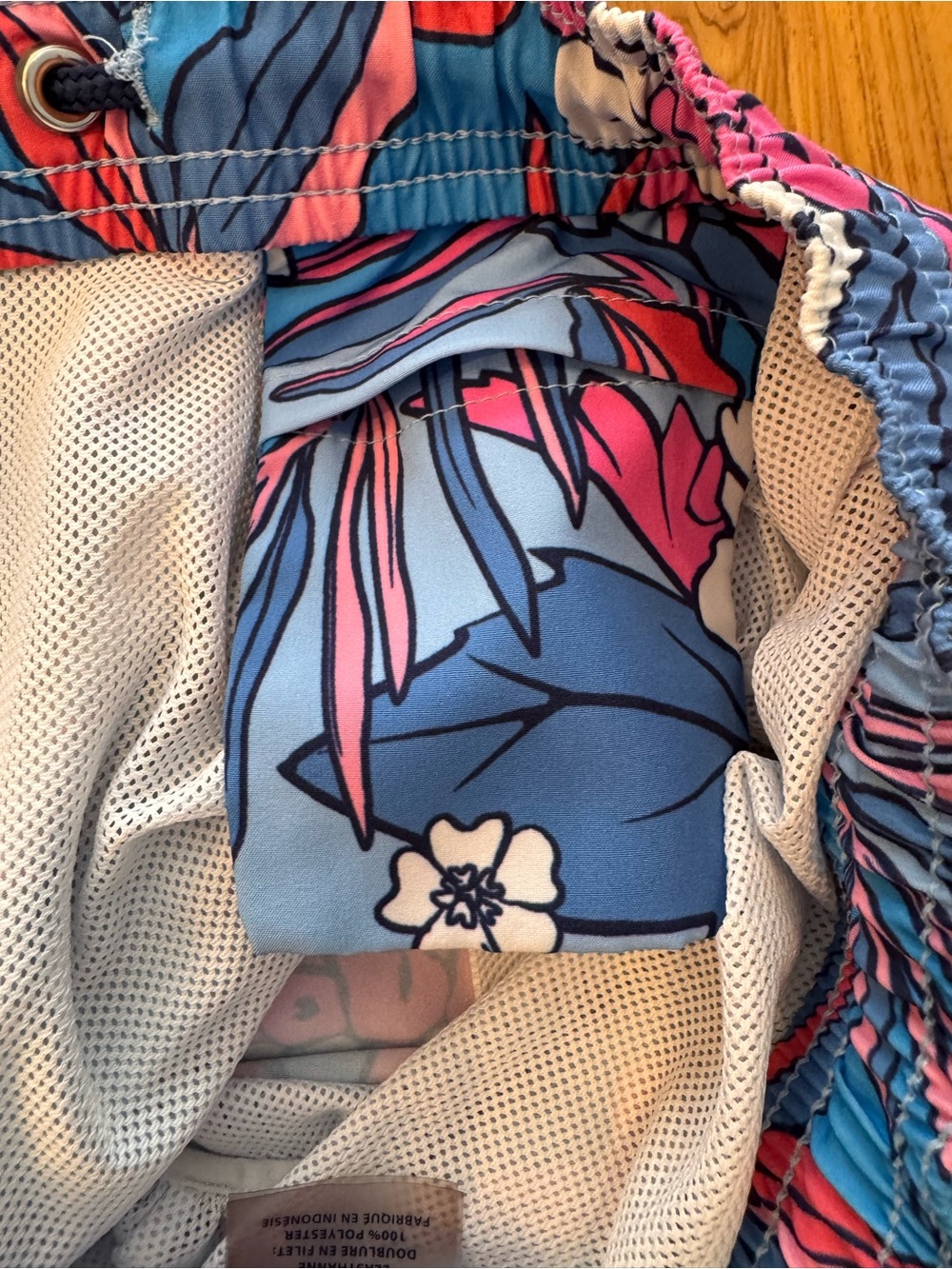 Vineyard Vines Bright Floral Swim Trunks Men’s XS - Picture 5 of 11